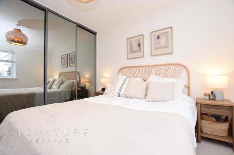 Master Bedroom 2 (3).jpg