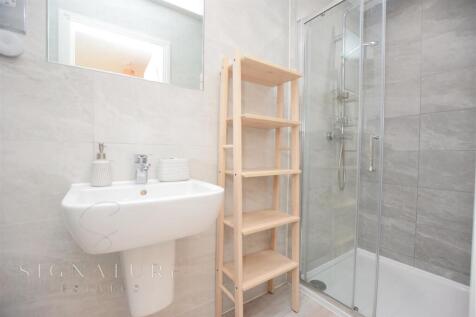 En Suite To Master (1).jpg