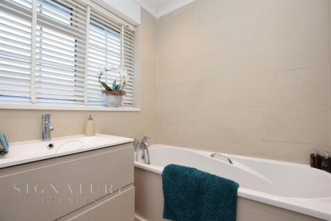 Bathroom 1 (1).jpg