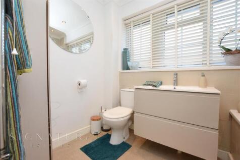 Bathroom 2.jpg