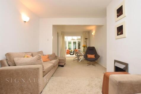 Living Room 2.jpg