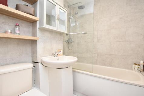 Bathroom (16).jpg
