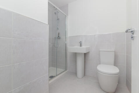 BEDROOM 2 EN-SUITE