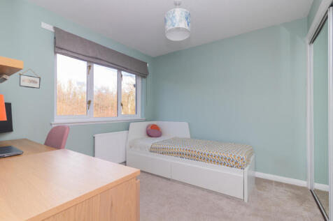 31 Earlshill Drive, Howwood, PA9 1DT 3L-23