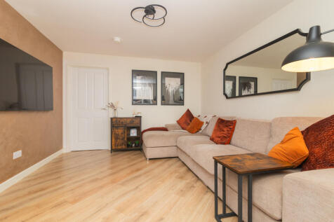 56 Barskiven Circle Paisley PA1 2FA 3L-2