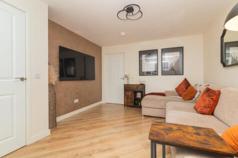 56 Barskiven Circle Paisley PA1 2FA 3L-3