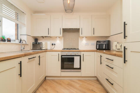 56 Barskiven Circle Paisley PA1 2FA 3L-10