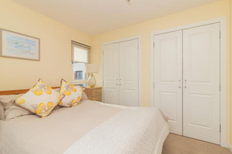 19 Accord avenue Paisley  PA2 7DN 3L-22
