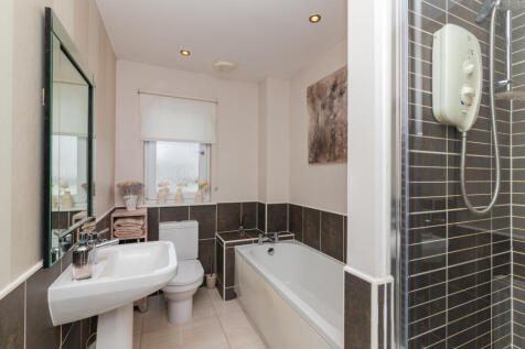 19 Accord avenue Paisley  PA2 7DN 3L-19