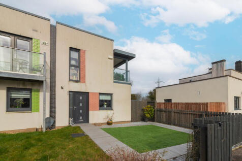 19 Accord avenue Paisley  PA2 7DN 3L-32