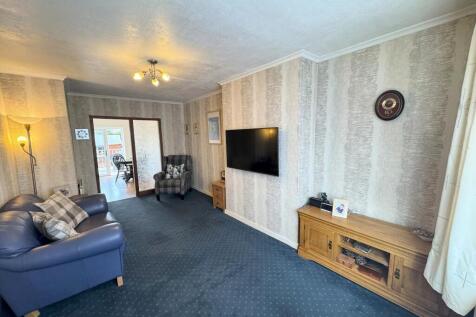 Living room 2.JPG