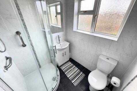 Bathroom.JPG