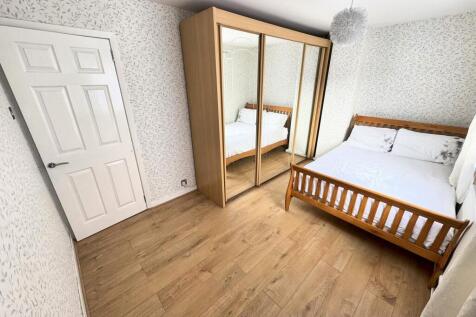 Bedroom 1..JPG