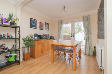 32 torbracken howwood, johnstone pa9 1dy L-6