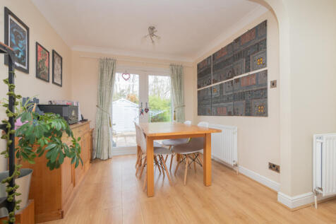 32 torbracken howwood, johnstone pa9 1dy L-5
