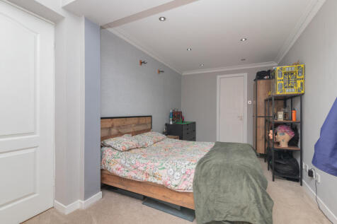 32 torbracken howwood, johnstone pa9 1dy L-14