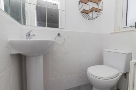 32 torbracken howwood, johnstone pa9 1dy L-17