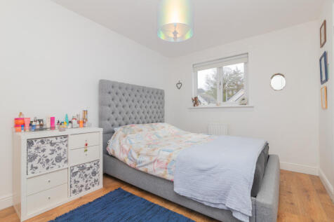 32 torbracken howwood, johnstone pa9 1dy L-34