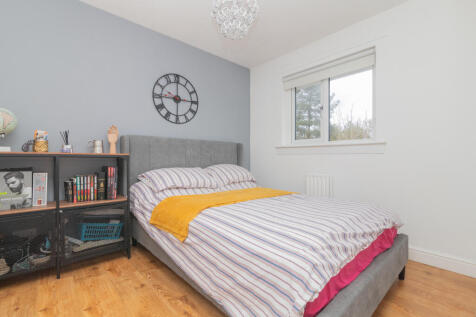 32 torbracken howwood, johnstone pa9 1dy L-26