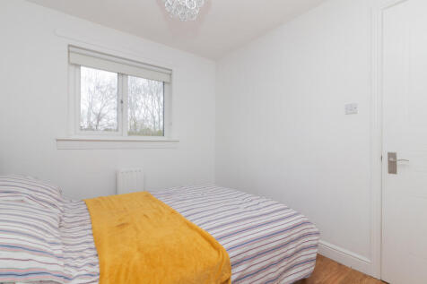 32 torbracken howwood, johnstone pa9 1dy L-27