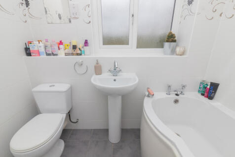 32 torbracken howwood, johnstone pa9 1dy L-29