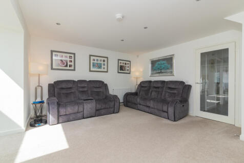 18 cowan avenue pa5 9fg L-29