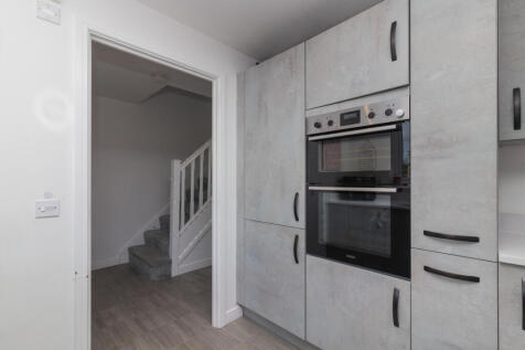 18 cowan avenue pa5 9fg L-22