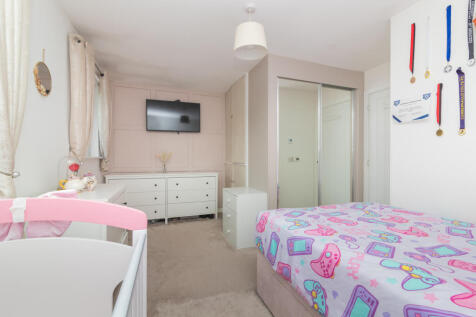 18 cowan avenue pa5 9fg L-2