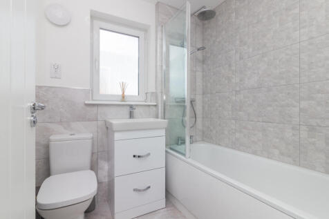 18 cowan avenue pa5 9fg L-14