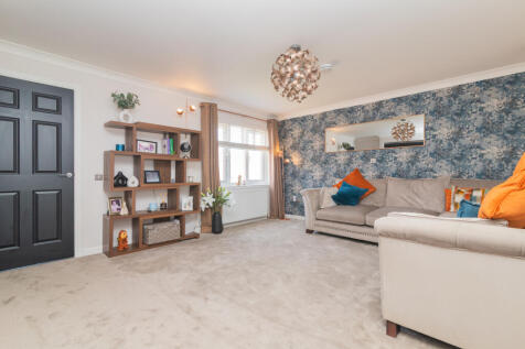 8 Strathcarron wynd  Pa2 7aj-17
