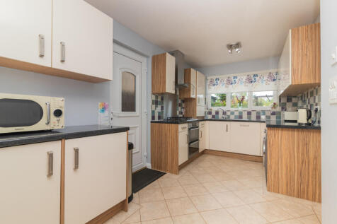 42 Strathcarron Drive, Paisley PA27AW-9