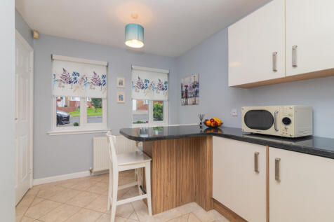 42 Strathcarron Drive, Paisley PA27AW-13