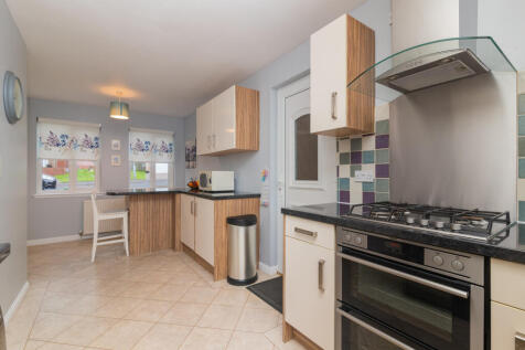 42 Strathcarron Drive, Paisley PA27AW-11