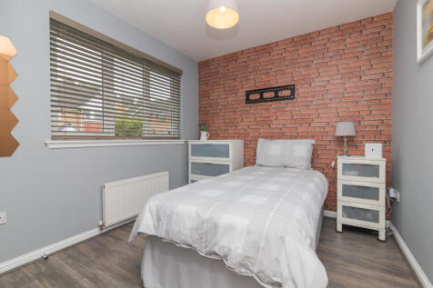 42 Strathcarron Drive, Paisley PA27AW-32
