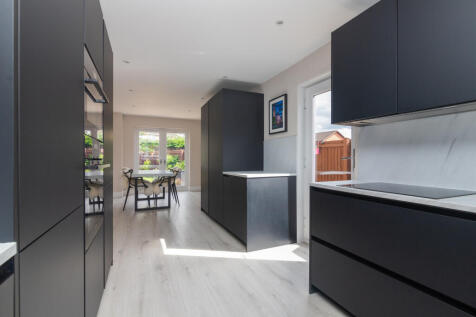 50 Fischer Gardens, Paisley L-25