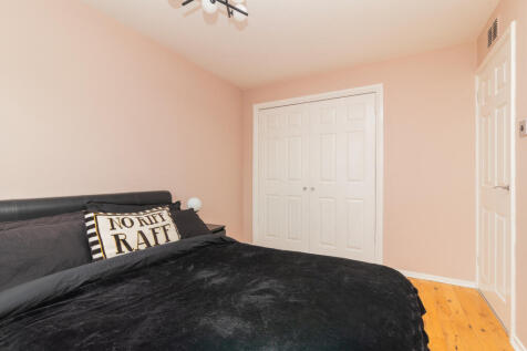 50 Fischer Gardens, Paisley L-42