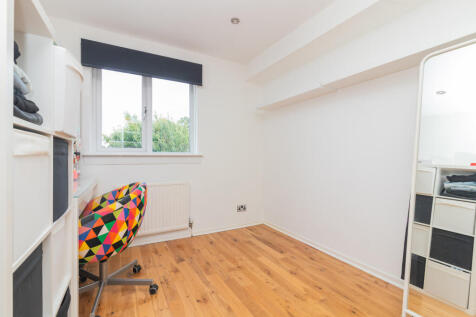 50 Fischer Gardens, Paisley L-46