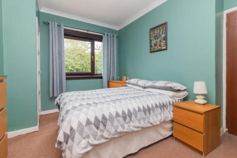 99 hillside road, Paisley pa2 7aw L-23