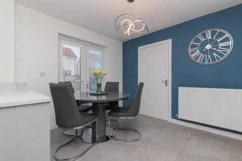 81 rosemont place, Barrhead g78 1fe L-13