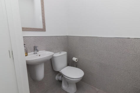 81 rosemont place, Barrhead g78 1fe L-20