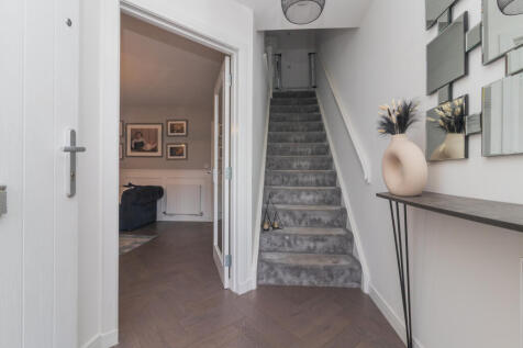 81 rosemont place, Barrhead g78 1fe L-9