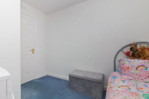 91 Greenlaw crescent L-28