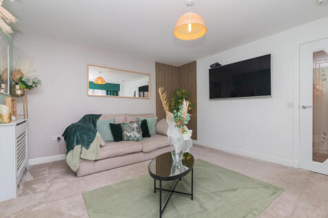 4 Glengariff Way Elderslie  PA5 9BY L-34
