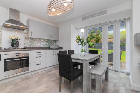 4 Glengariff Way Elderslie  PA5 9BY L-45