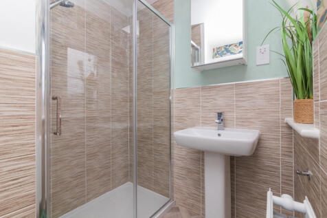 4 Glengariff Way Elderslie  PA5 9BY L-23
