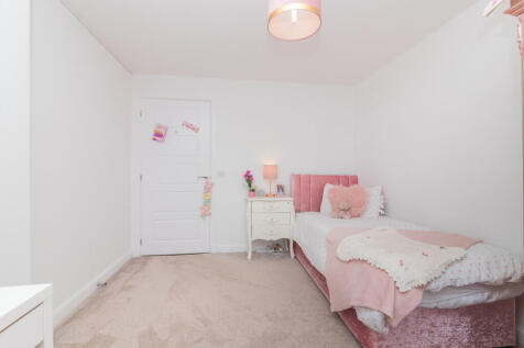 4 Glengariff Way Elderslie  PA5 9BY L-12