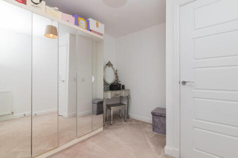 4 Glengariff Way Elderslie  PA5 9BY L-14
