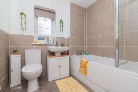 4 Glengariff Way Elderslie  PA5 9BY L-16
