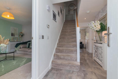 4 Glengariff Way Elderslie  PA5 9BY L-50