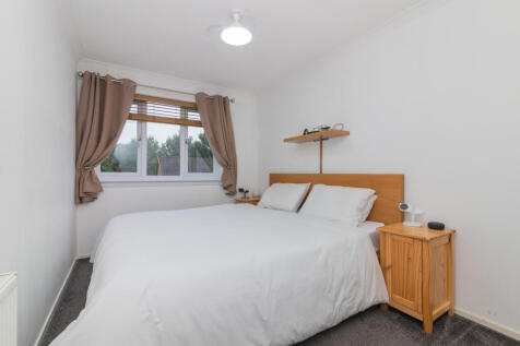 29 sandielands avenue pa8 7bp-21